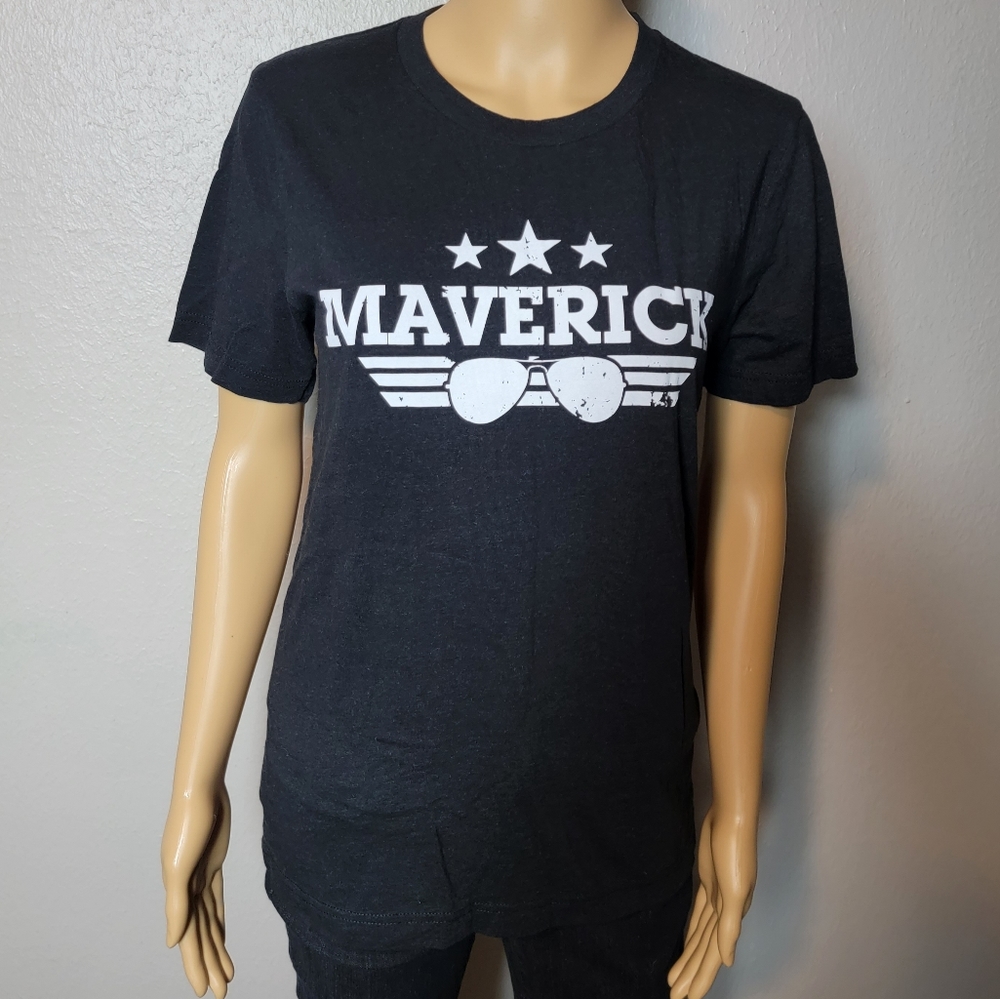 Unisex Size Small Ruby's Rubbish Top Gun Maverick Black Tshirt